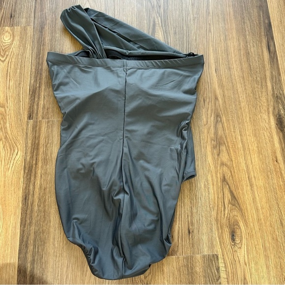 Magicsuit One Shoulder Slimming Swimsuit Gray 16 Shirring 1 Piece Neutral Beach - Picture 2 of 9